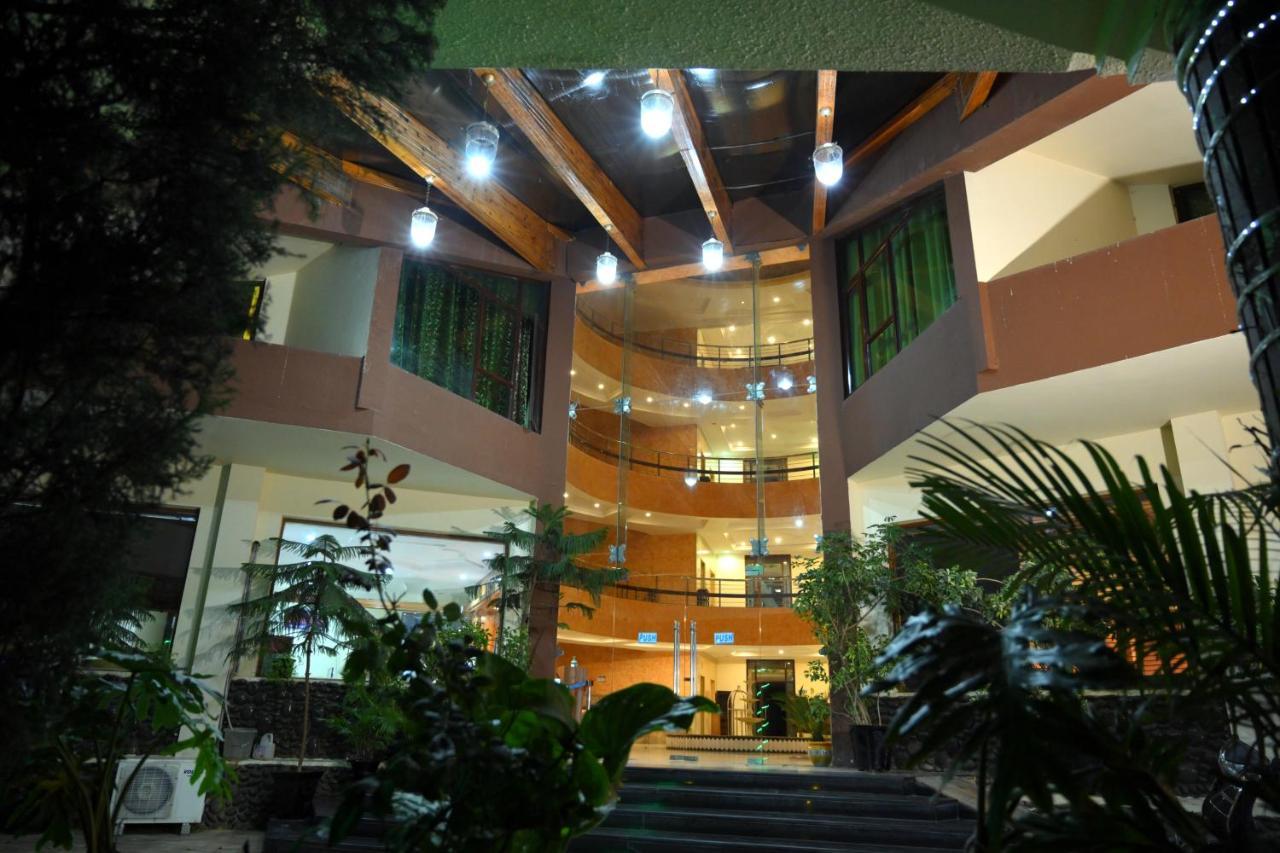德威格兰德酒店 格德拉 外观 照片